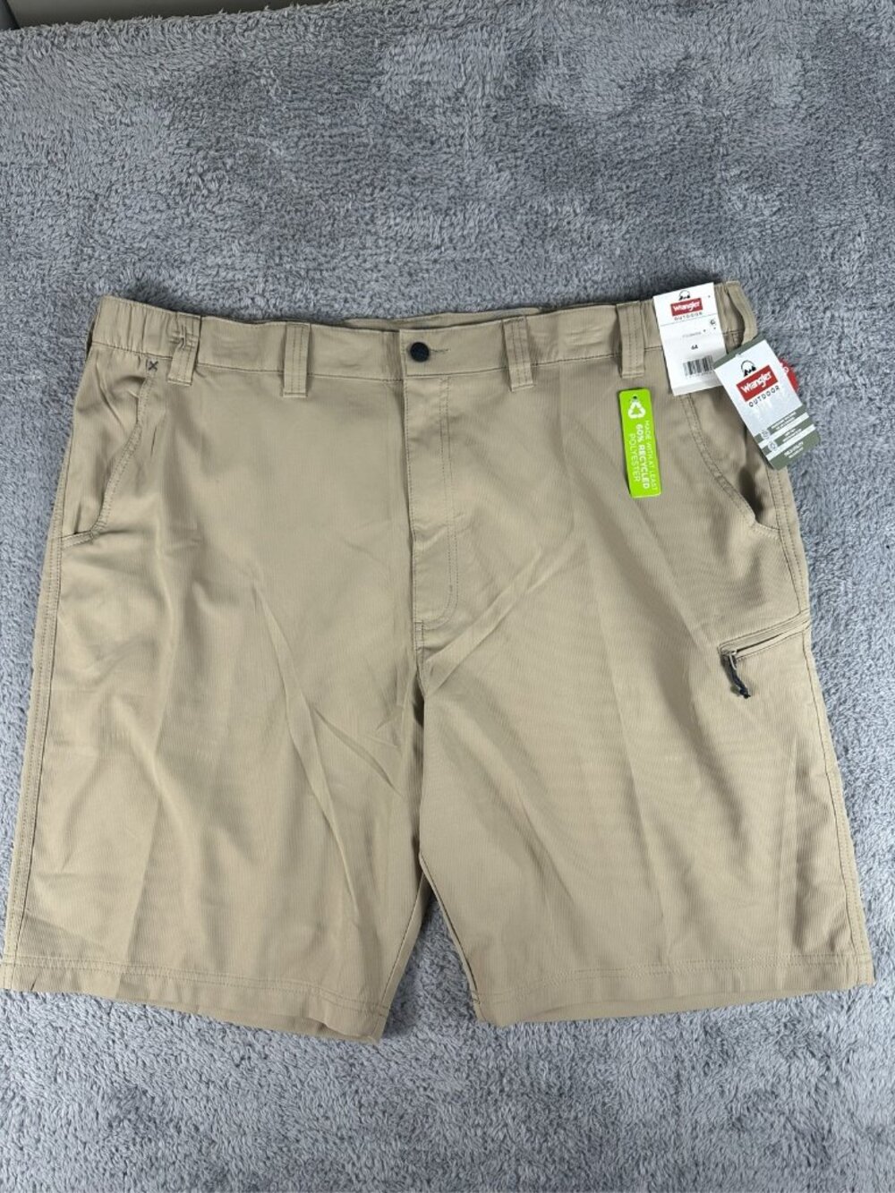 Wrangler Men's Outdoor Performance Zip Cargo Shorts Tan Size 44 10"